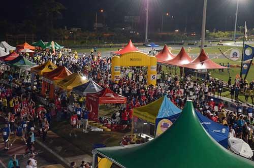 No dia 3 de agosto centenas de atletas estarão no Beto Carrero World, em Penha (SC), para participar da única maratona noturna do país  / Foto: Divulgação Sports Do